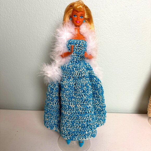 1994 Camp Barbie Blonde Hair Blue Eyes 1966 Malaysia Twist N Turn Body Knees Ben - Picture 1 of 4